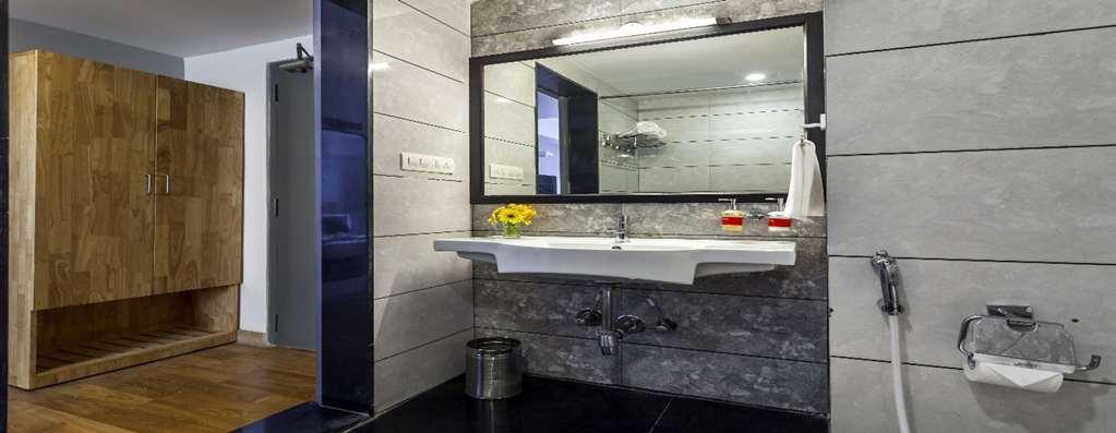 Oyo Townhouse 5 Jubilee Hills Hotel Haidarábád Szoba fotó